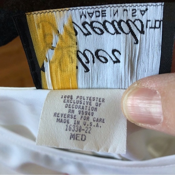 Vintage silk threads white short sleeve tee with shell design in size M - Picture 5 of 7